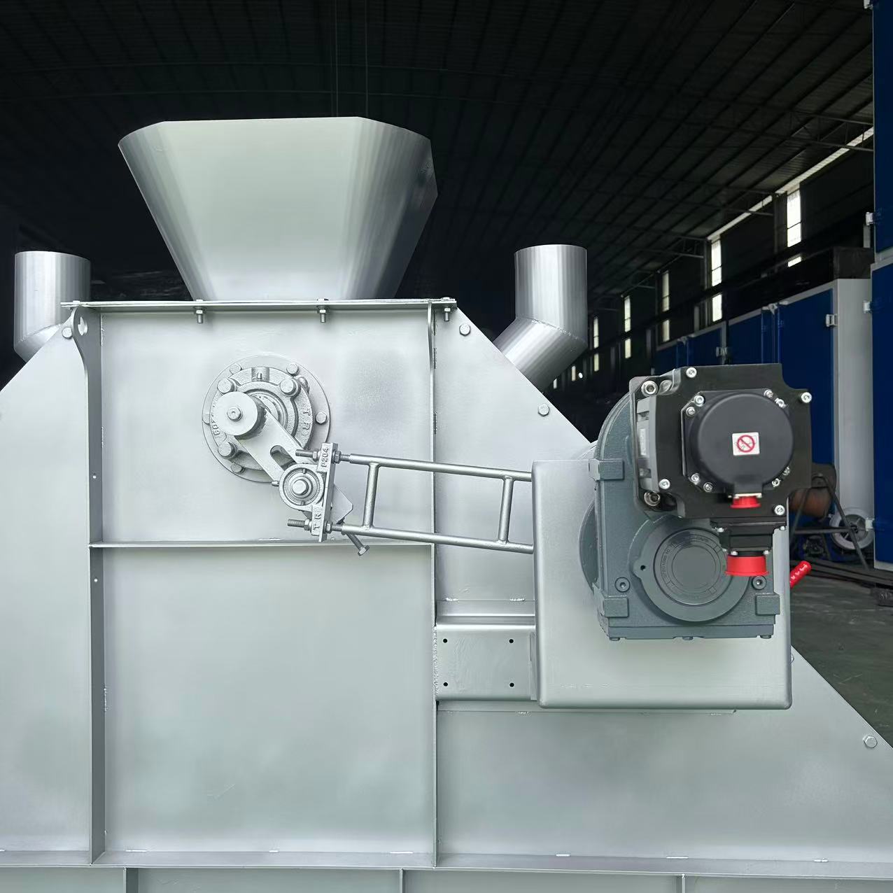 Enclosed Material Distributor